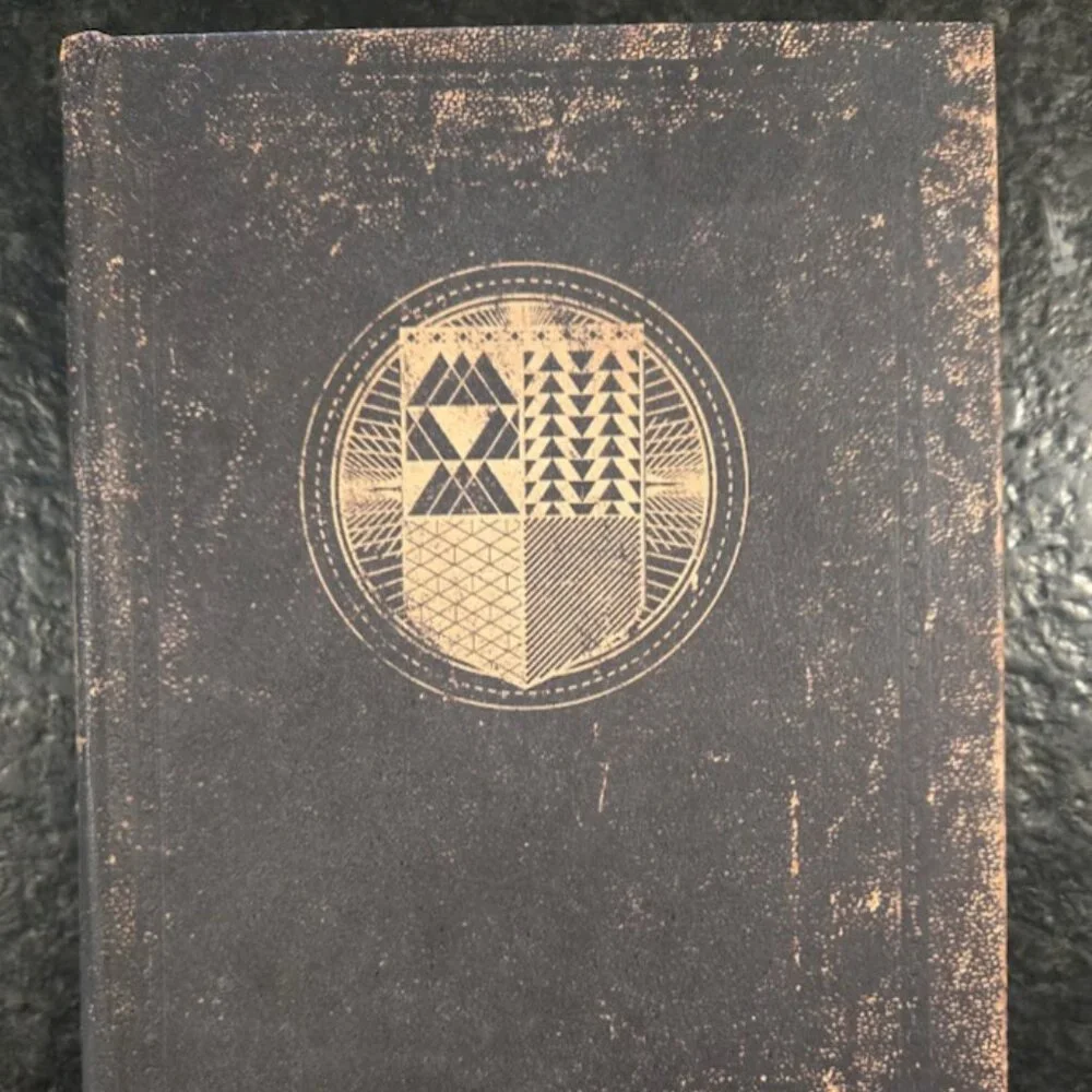 Destiny Limited Edition Folio Arms and Armament Collector Book &‎ Postcar…